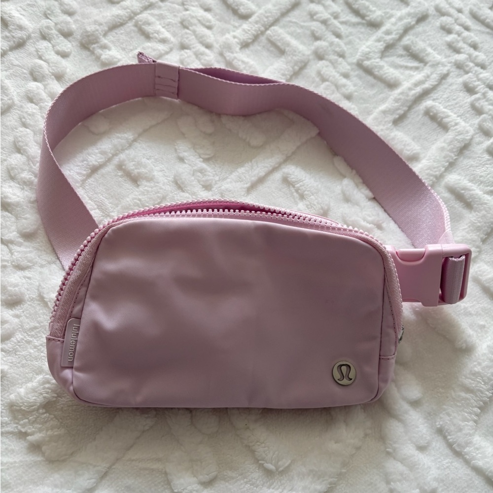 Lululemon belt bag